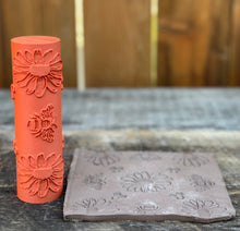 Load image into Gallery viewer, #030-Daisy & Bees Texture Roller (SHIPS FREE in lower 48)