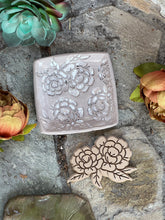 Load image into Gallery viewer, Floral Embossing Stamp 001