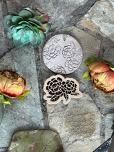 Load image into Gallery viewer, Floral Stamp 032
