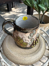 Load image into Gallery viewer, Cottage Bloom M002