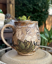 Load image into Gallery viewer, Cottage Bloom M003