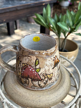 Load image into Gallery viewer, Cottage Bloom M004