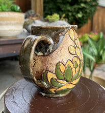 Load image into Gallery viewer, Cottage Bloom M007