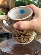 Load image into Gallery viewer, Cottage Bloom M010