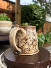 Load image into Gallery viewer, Cottage Bloom M011