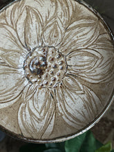 Load image into Gallery viewer, Cottage Bloom Sunday Dinner Serving Bowl Md SB002