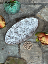 Load image into Gallery viewer, Floral Stamp 030
