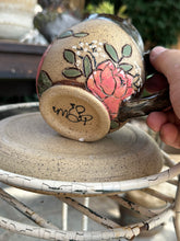 Load image into Gallery viewer, Cottage Bloom M001
