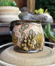 Load image into Gallery viewer, Cottage Bloom M002
