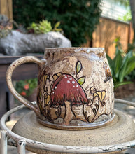 Load image into Gallery viewer, Cottage Bloom M004
