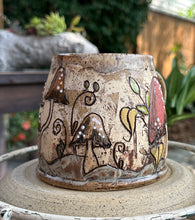 Load image into Gallery viewer, Cottage Bloom M004
