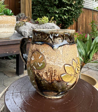 Load image into Gallery viewer, Cottage Bloom M005

