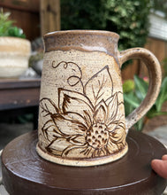 Load image into Gallery viewer, Cottage Bloom M010
