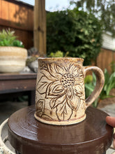 Load image into Gallery viewer, Cottage Bloom M013
