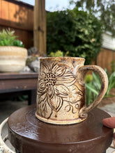 Load image into Gallery viewer, Cottage Bloom M013
