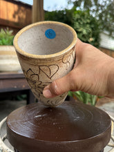 Load image into Gallery viewer, Cottage Bloom T015
