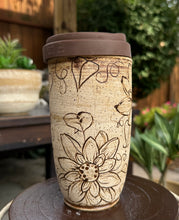 Load image into Gallery viewer, Cottage Bloom T015
