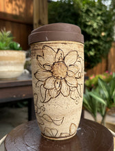Load image into Gallery viewer, Cottage Bloom T015
