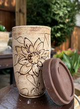 Load image into Gallery viewer, Cottage Bloom T015
