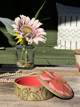 Load image into Gallery viewer, K-3 Flora Keeper
